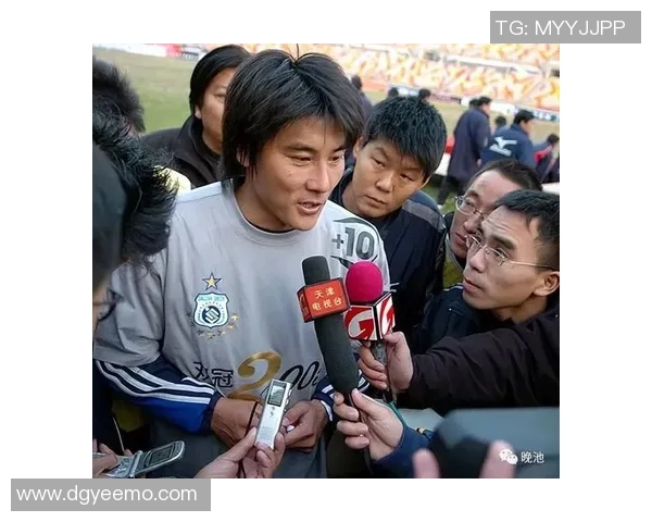 足球明星李明的儿子成长记:从小球员到未来的足球希望之星 足球明星李明的儿子成长记:从小球员到未来的足球希望之星